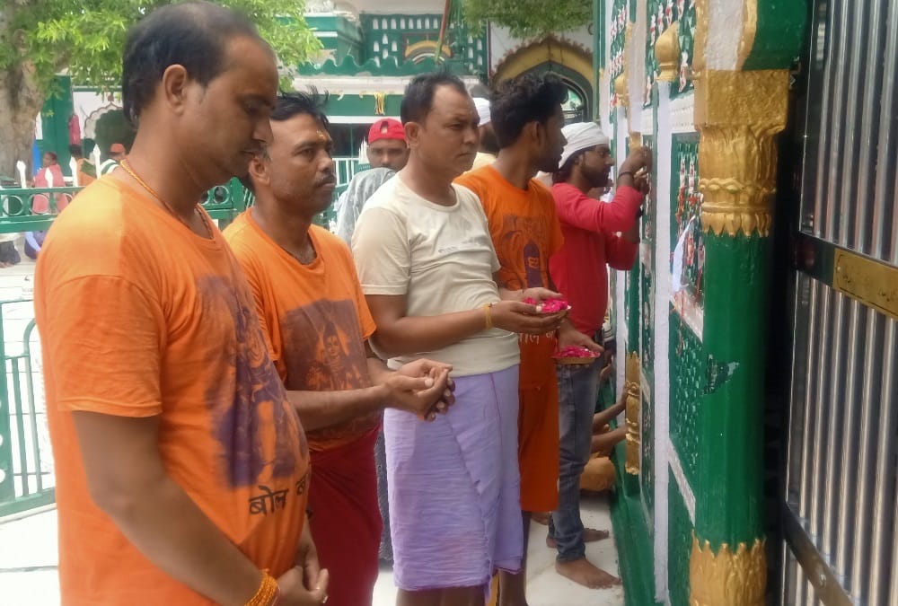 Kanwar Yatra 2022 Hindu Muslim Love inspirational story: Kanwariya reached Piran Kaliyar Dargah with Gangajal