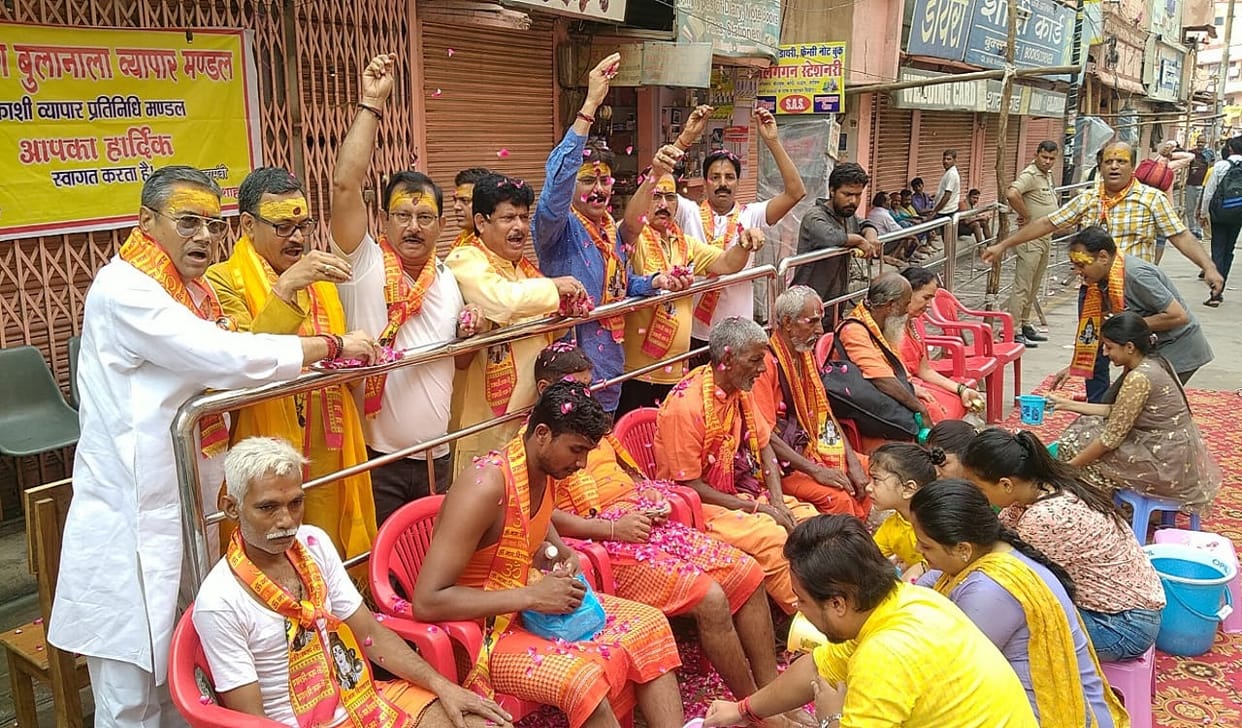 sawan ka dusra somvar kawariya welcome in varanasi kashi vishwanath dham latest news