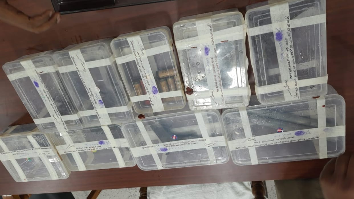police arrested two for making illigal pistols in Abalrampur.