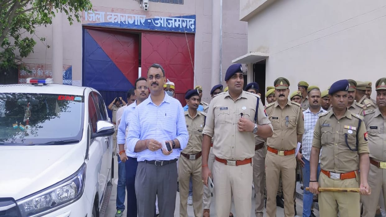 12 mobiles recovered from Azamgarh district jail