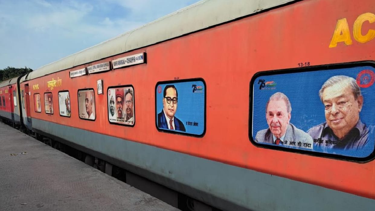 Two trains of Gorakhpur painted in color of freedom