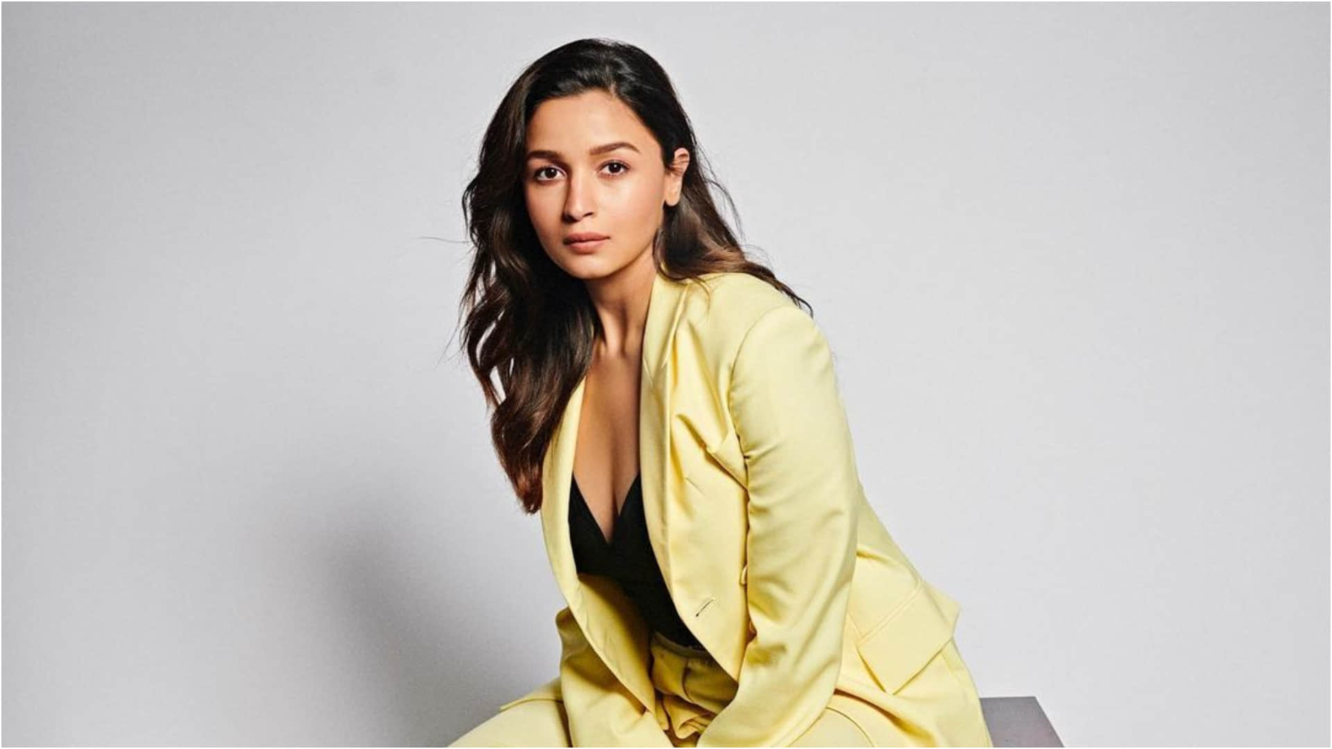Alia Bhatt On Star Fees Per Film: Stars do return pending fees after their film Flop at box office