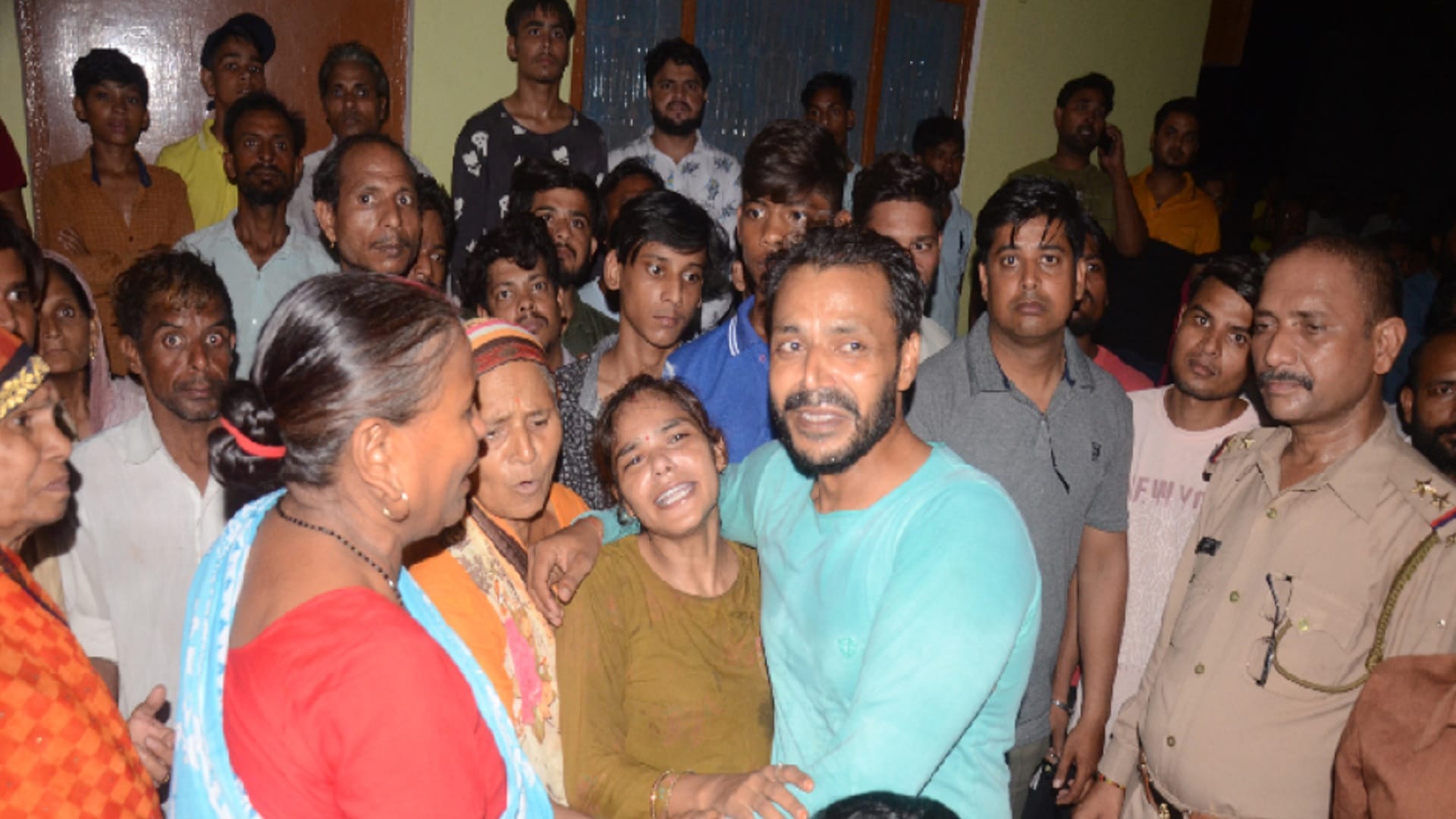 Aligarh Triple Murder killer son Saurabh refused to have last glimpse of parents on pyre