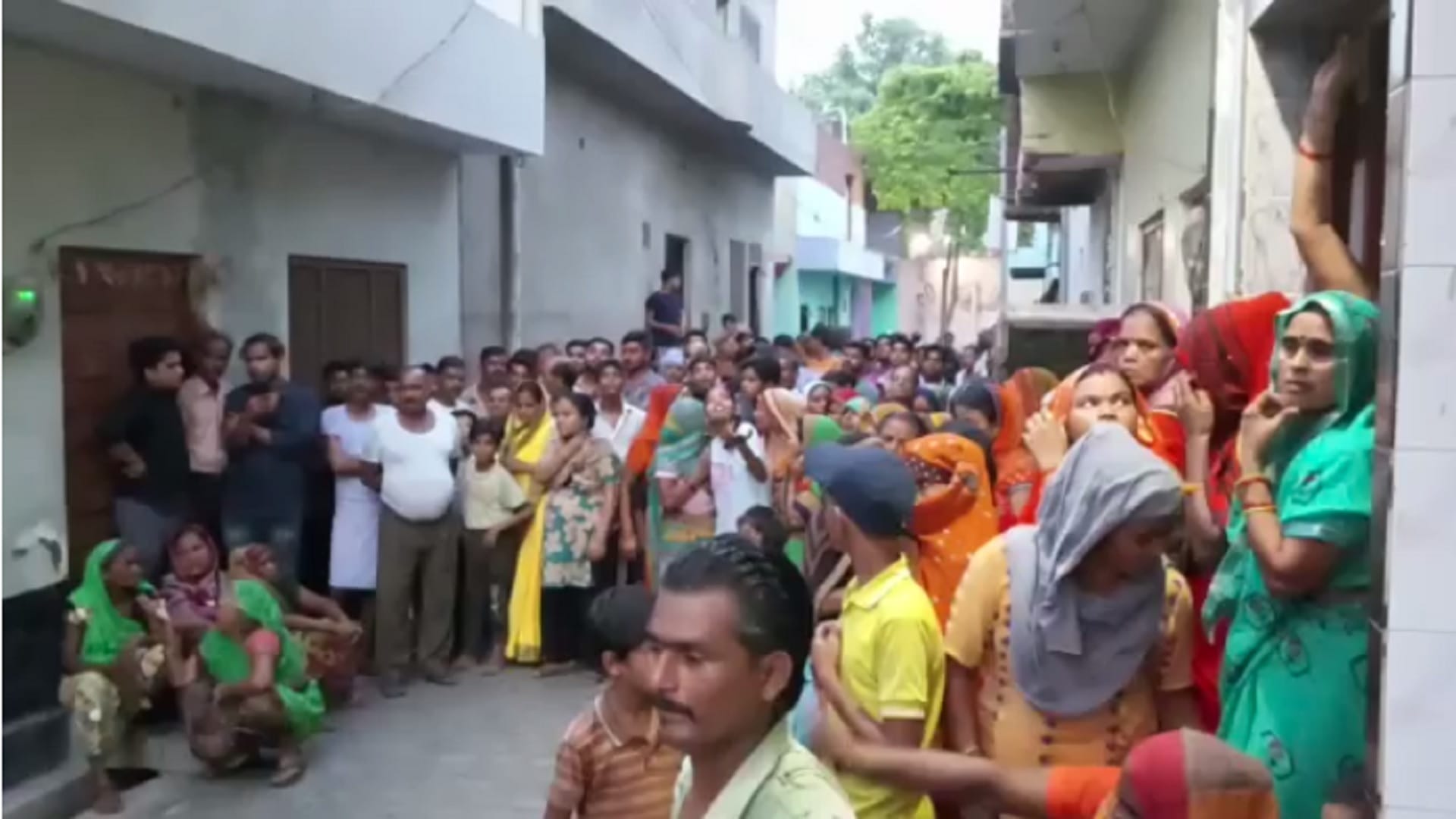 Aligarh Triple Murder killer son Saurabh refused to have last glimpse of parents on pyre