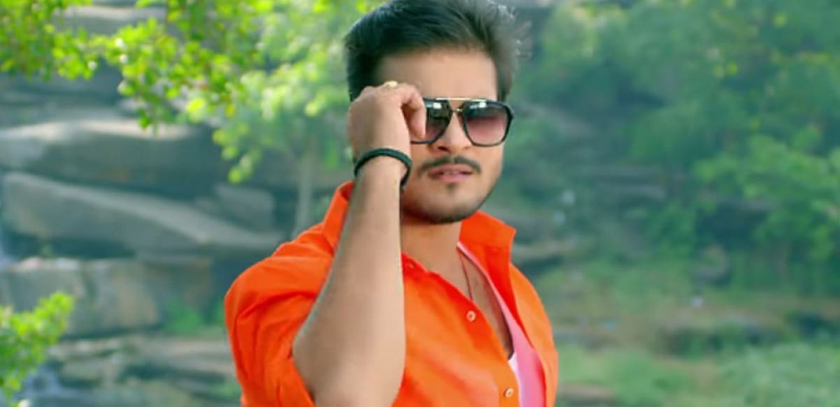 Singer Arvind Akela Kallu Birthday Special Know His Top Famous Bhojpuri Songs in Hindi