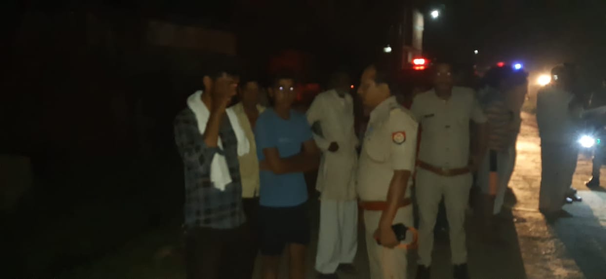 Youth returning after seeing Dak Kanwar shot dead