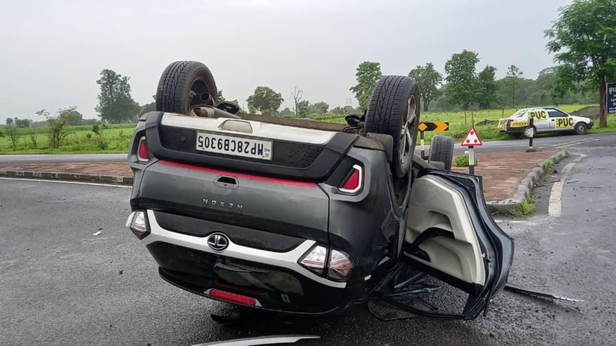 One person died after the car overturned uncontrollably on Chhindwara Linga bypass