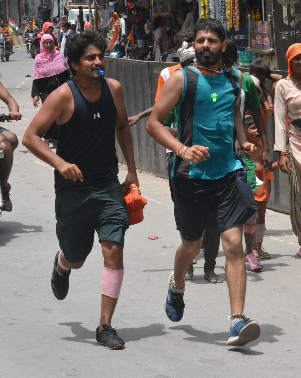 Dak Kanwaris run towards pagodas