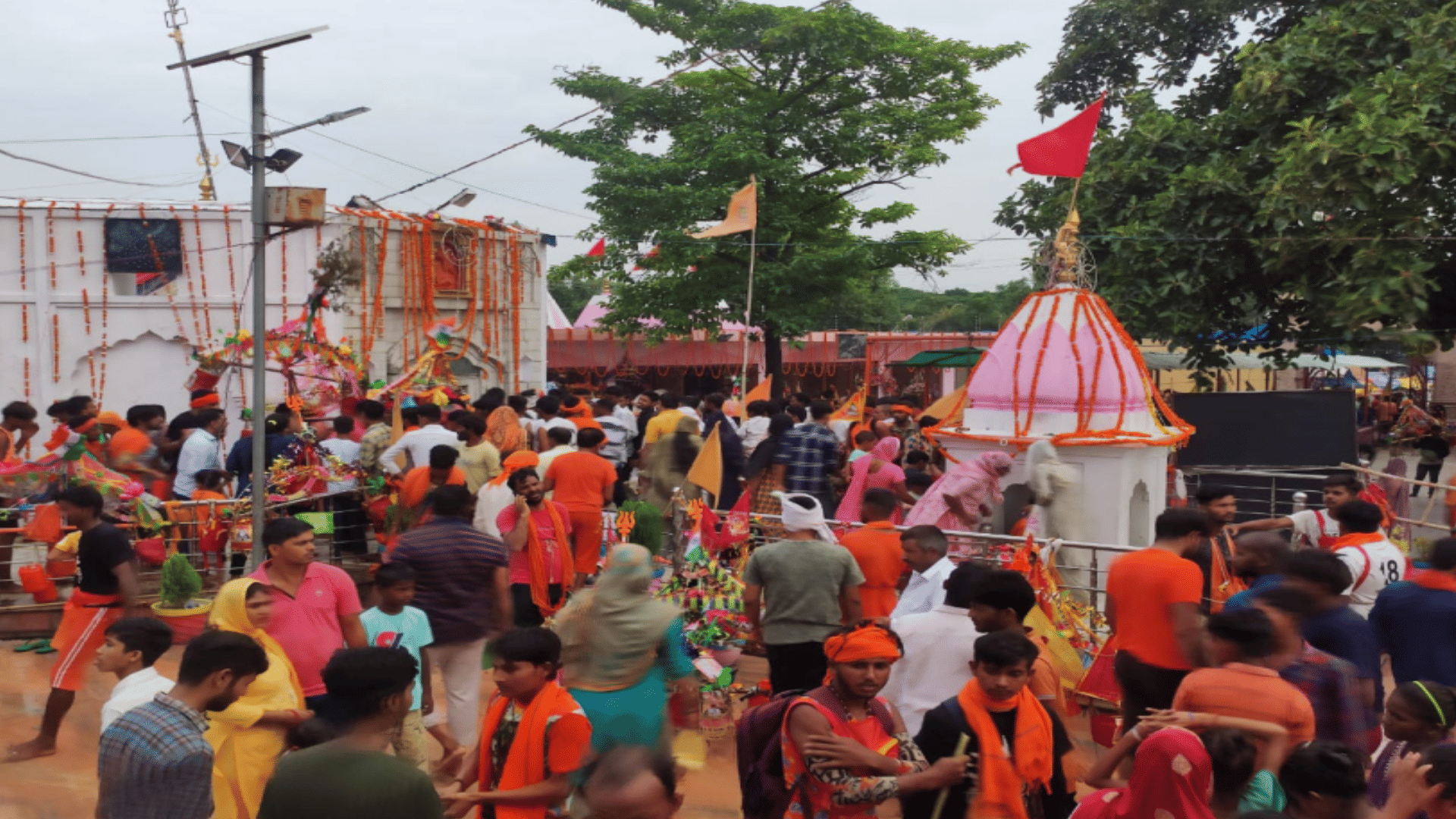 Mahashivratri: festival of Mahadev, OM Namah Shiva everywhere, Jalabhishek started after aarti