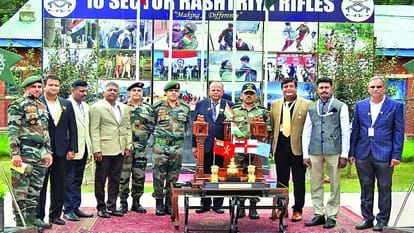 बारामुला पहुंचे कारगिल कैप्टन केसी भंडारी