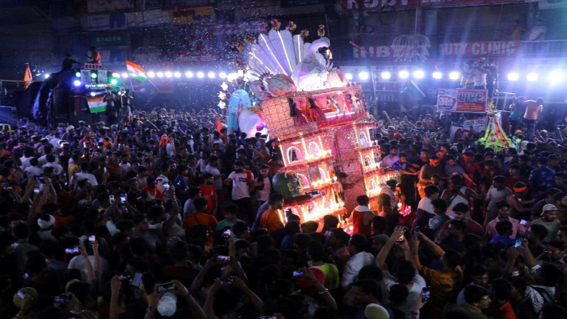 kanwad Yatra Photo Har-har Shambhu Shiv Mahadeva, Shivabhaqt dance on DJ all night with faith