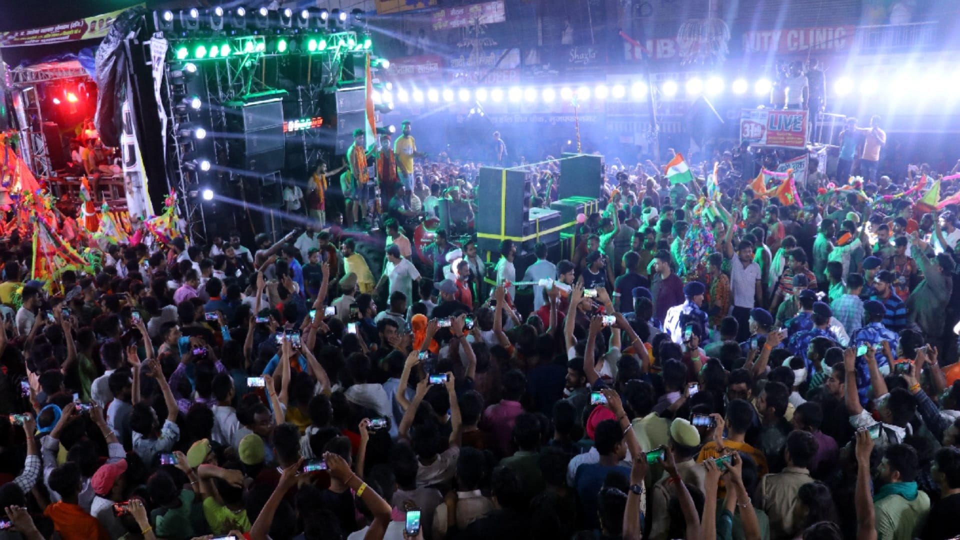 kanwad Yatra Photo Har-har Shambhu Shiv Mahadeva, Shivabhaqt dance on DJ all night with faith