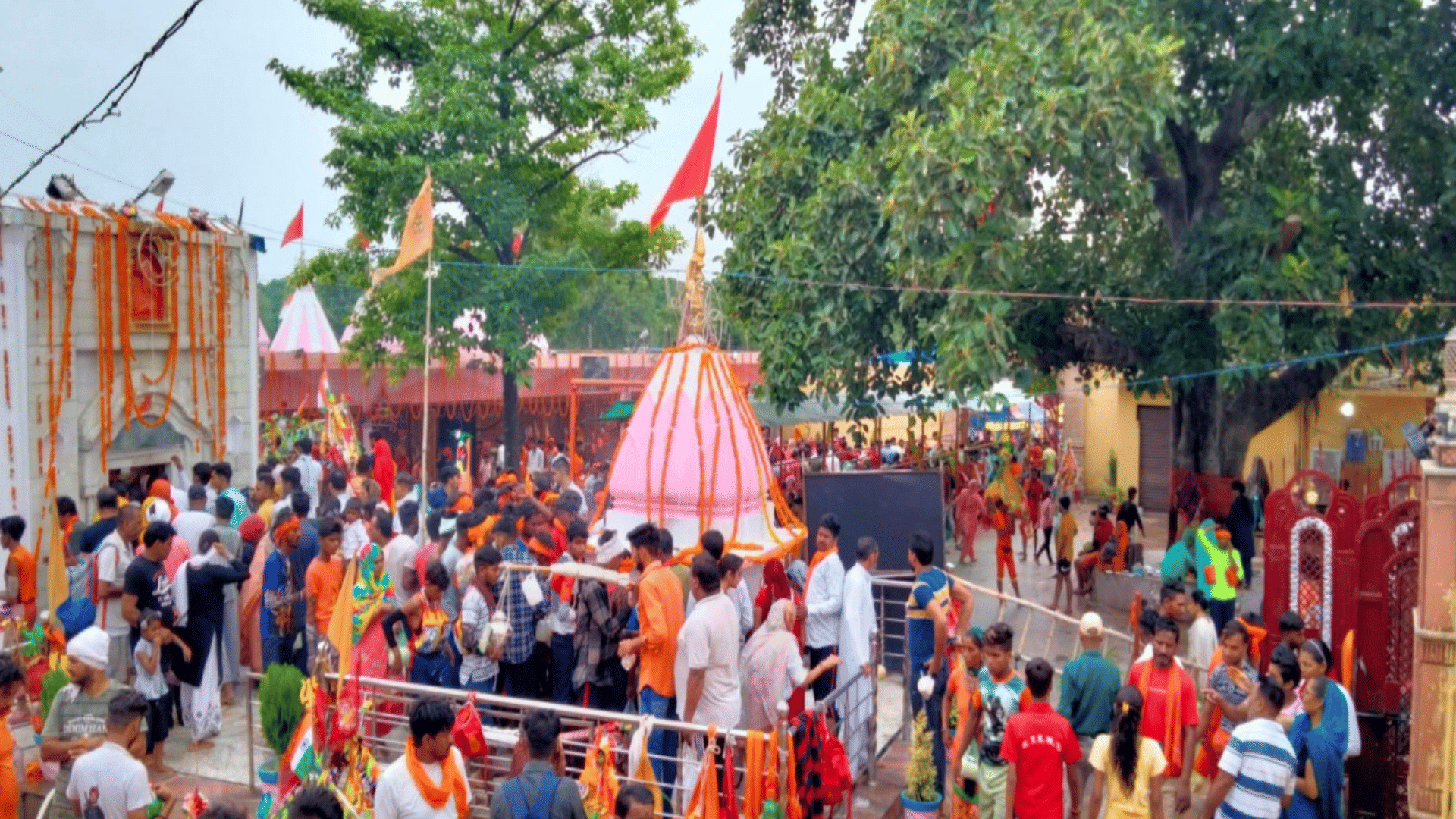 Mahashivratri: festival of Mahadev, OM Namah Shiva everywhere, Jalabhishek started after aarti