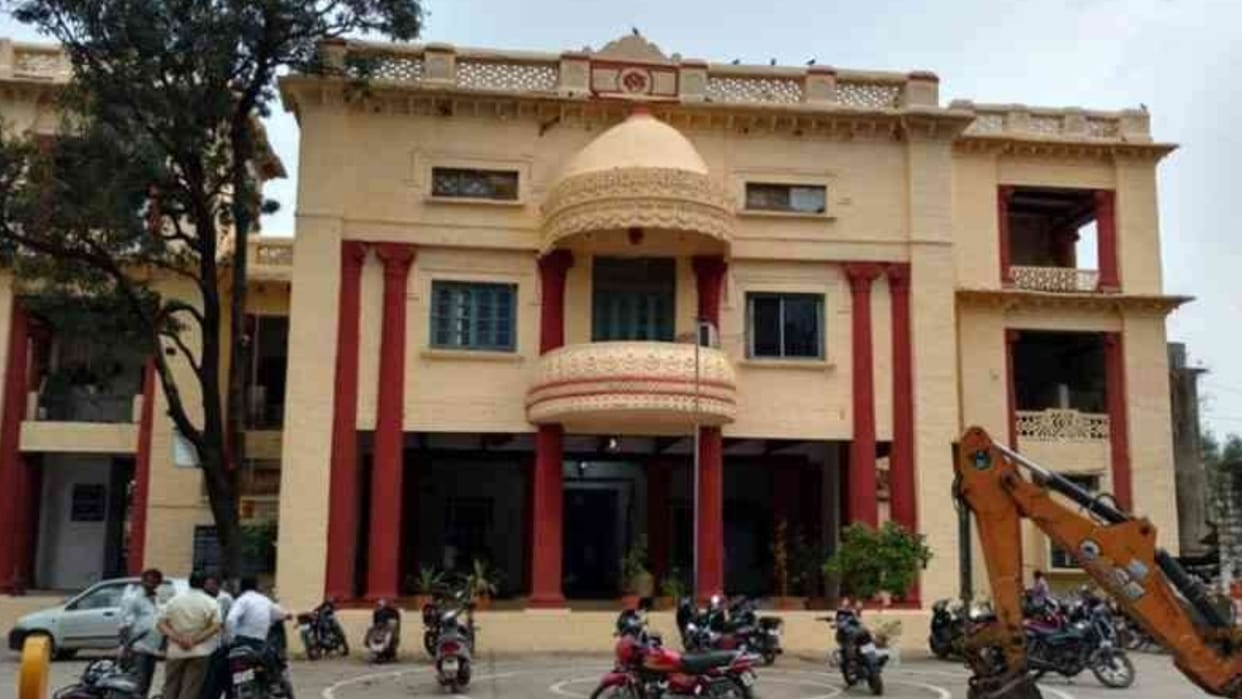 BJP got the membership to six independent councilors of Rewa