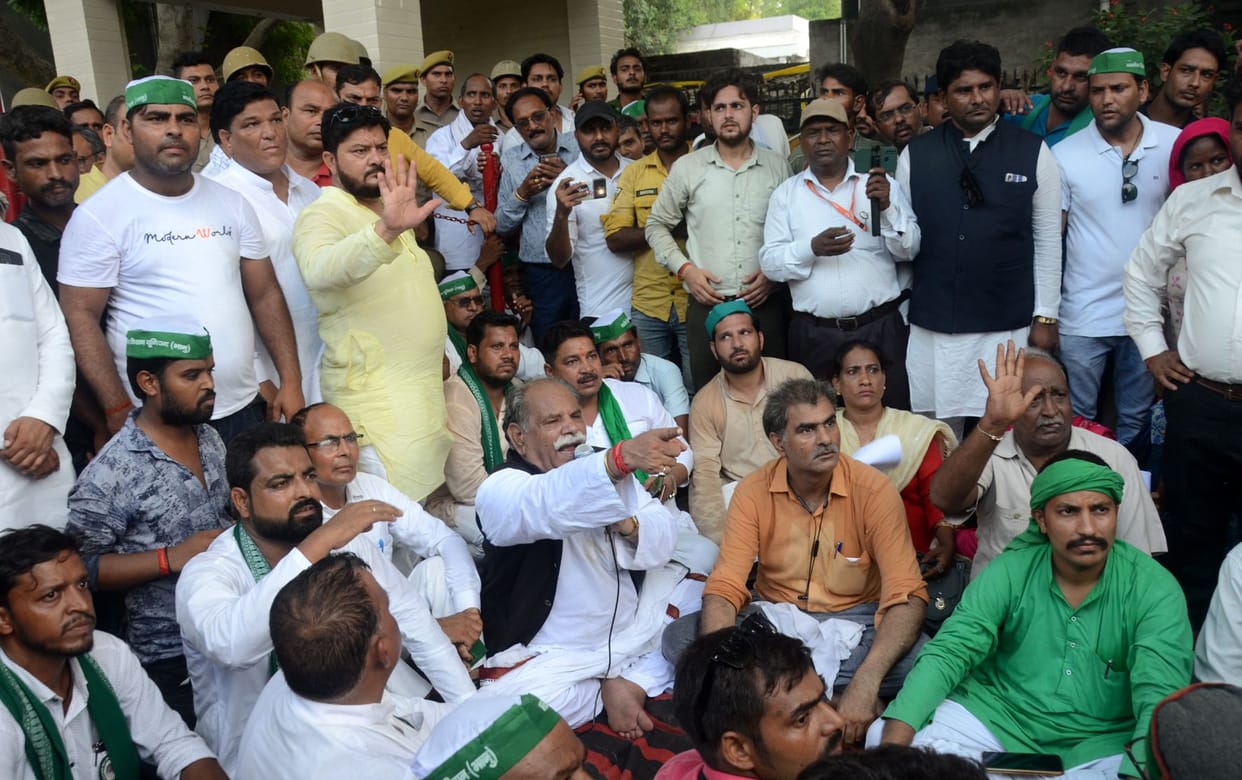 Demonstration against breaking the house