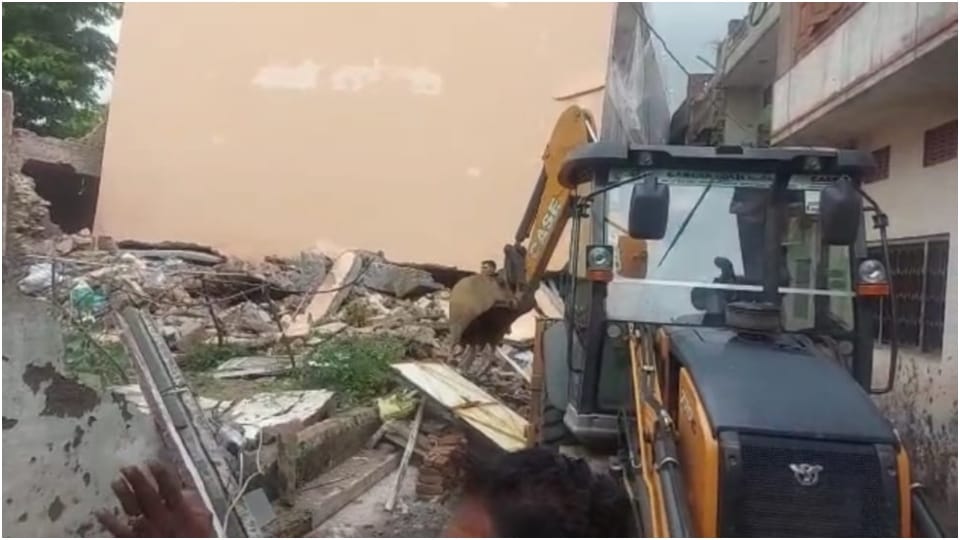 Three Storey House Collapsed Rain in Bhilwara Woman Buried