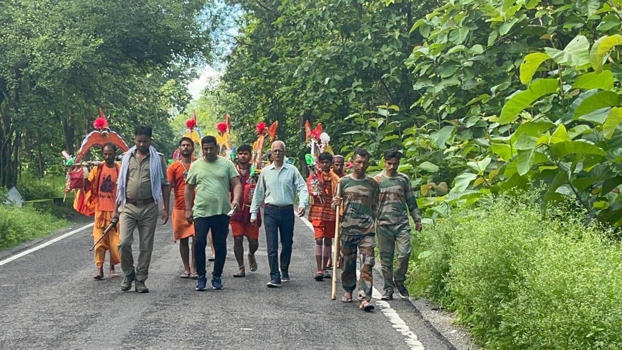 Kanwar Yatra: Escort for Kanwar Yatri due to Tiger fear in Ramnagar