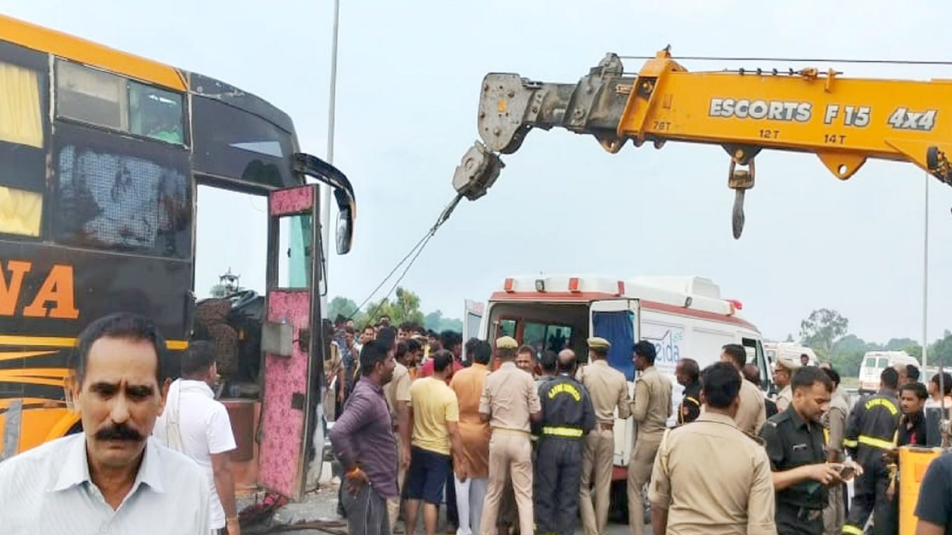 Double Decker Bus Accident on Purvanchal Expressway in Barabanki 8 People Died Latest News see Photos