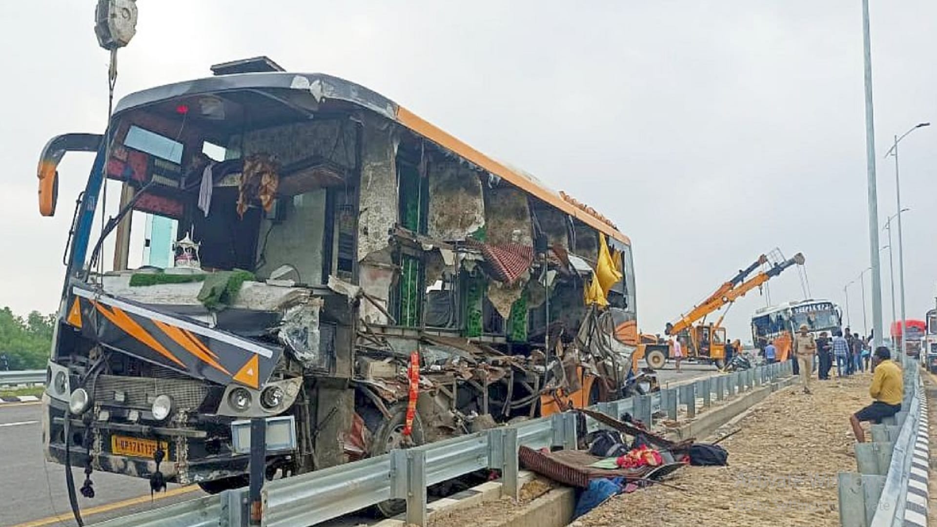 Double Decker Bus Accident on Purvanchal Expressway in Barabanki 8 People Died Latest News see Photos