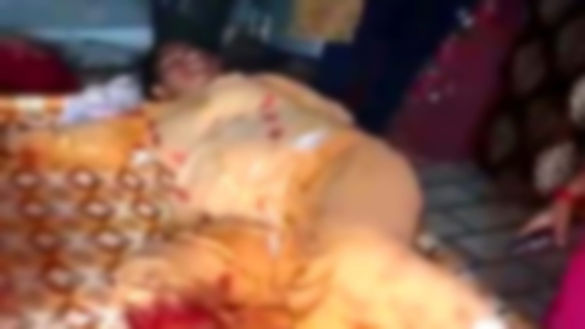 The peoples have beaten up a woman by sticks and video viral in Saharanpur