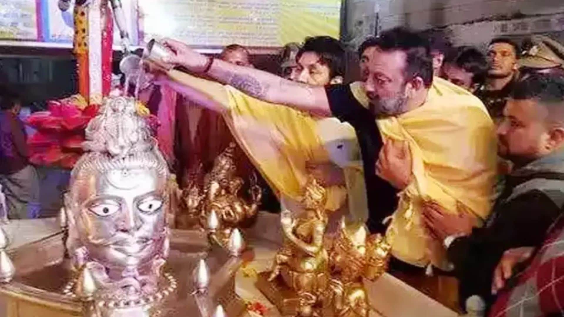 savan shivratri 2022 bollywood stars who are devotee of lord shiva ajay devgn mouni roy kangana ranaut