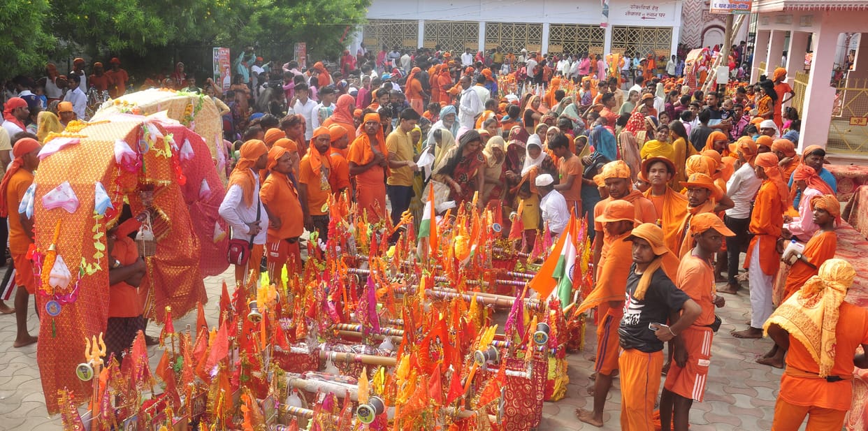 Shiv temple reverberated with the cheers of Bam-Bam Bhole