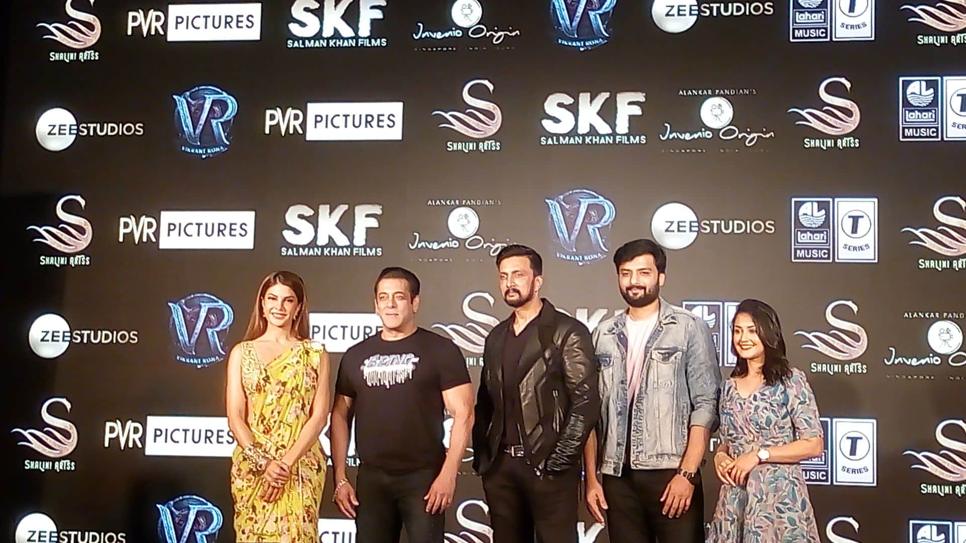 vikrant rona twitter review fans reaction on kiccha sudeep and jacqueline fernandez starrer film