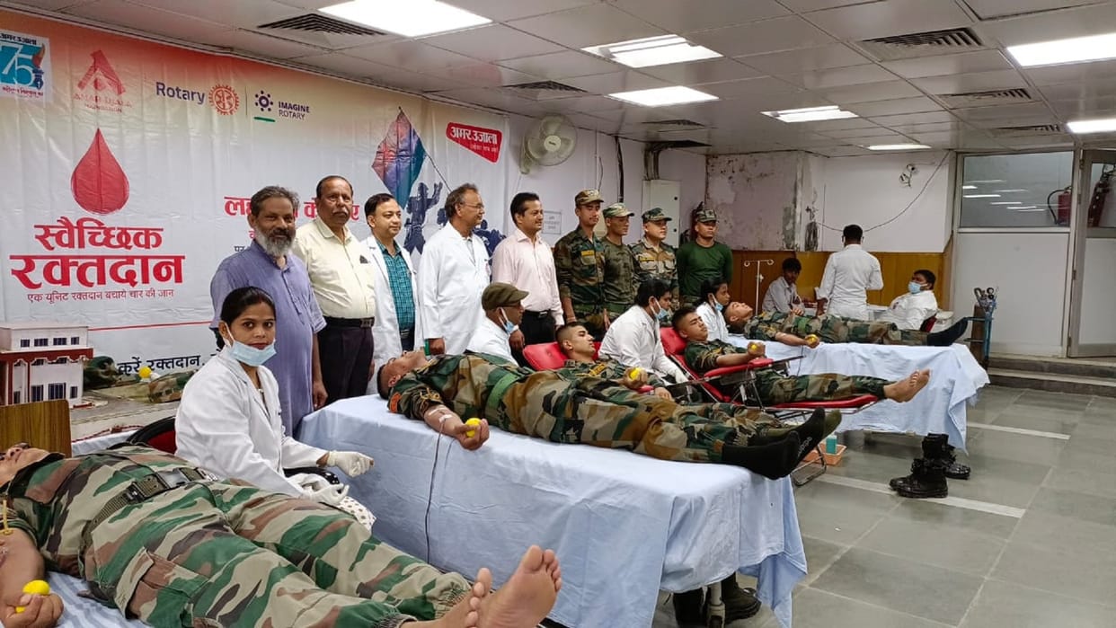 Blood donation camp organized on Kargil Vijay Diwas Initiative of Amar Ujala Foundation