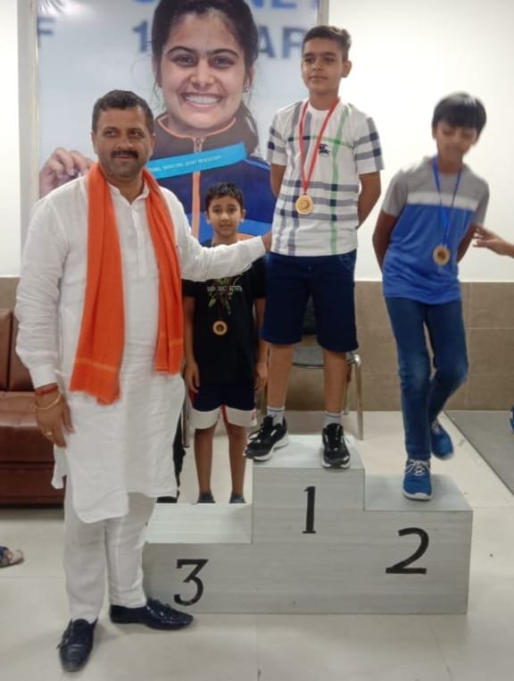 Ashish won gold in child fencing
