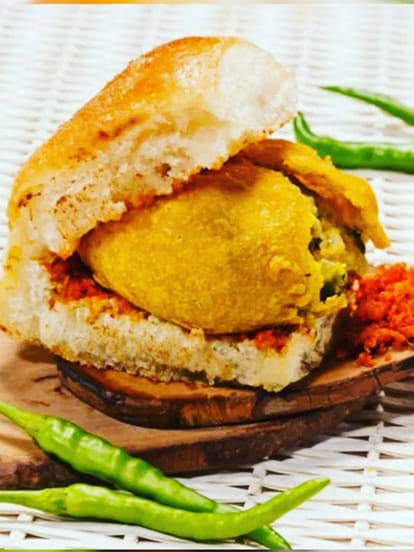ऐसे  बनाएं स्वादिष्ट  मसाला वड़ा पाव