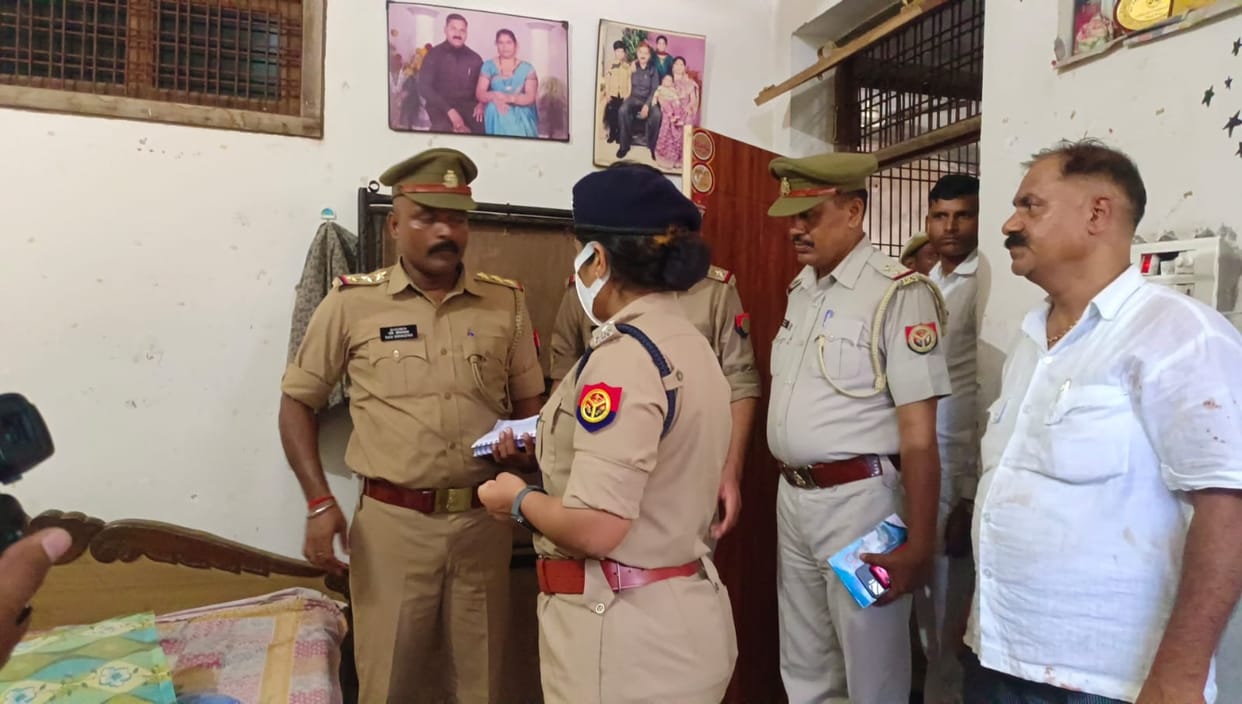 Auraiya: Death of a girl who shot herself in the temple