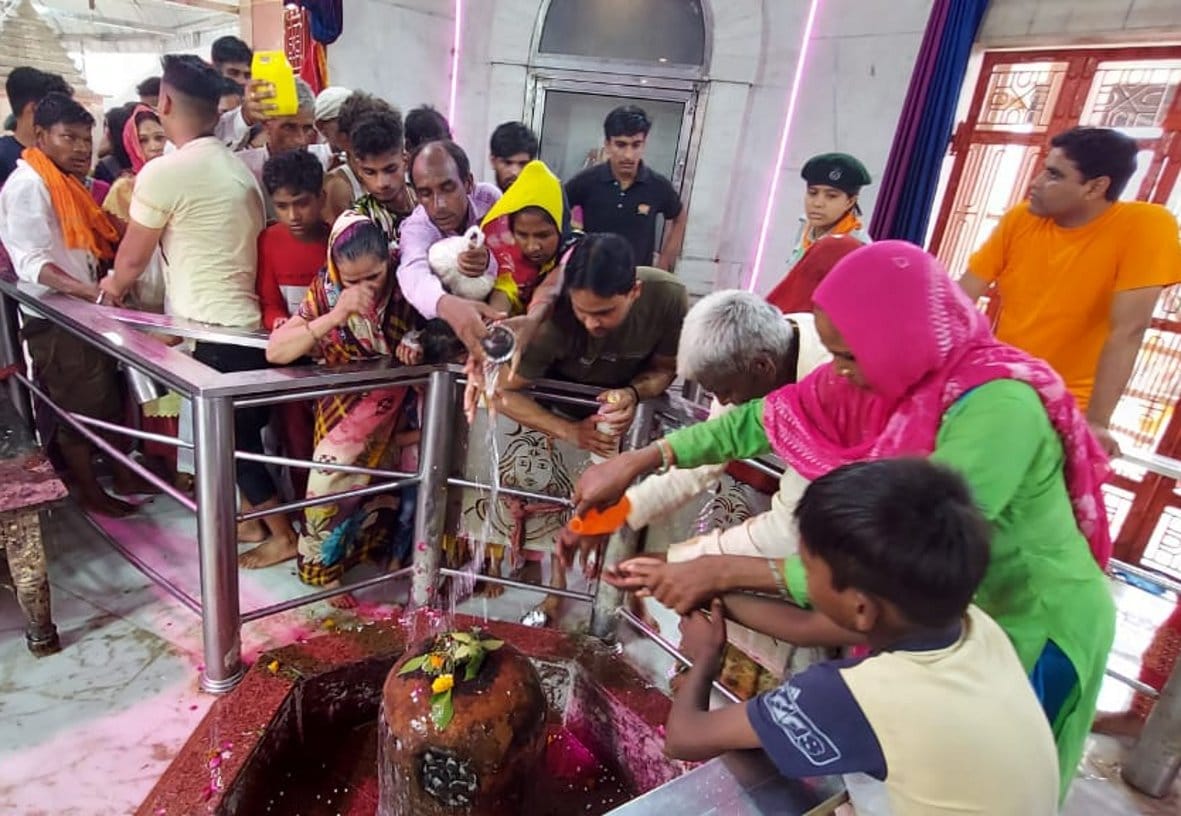 Thousands of devotees performed Jalabhishek of Ashutosh