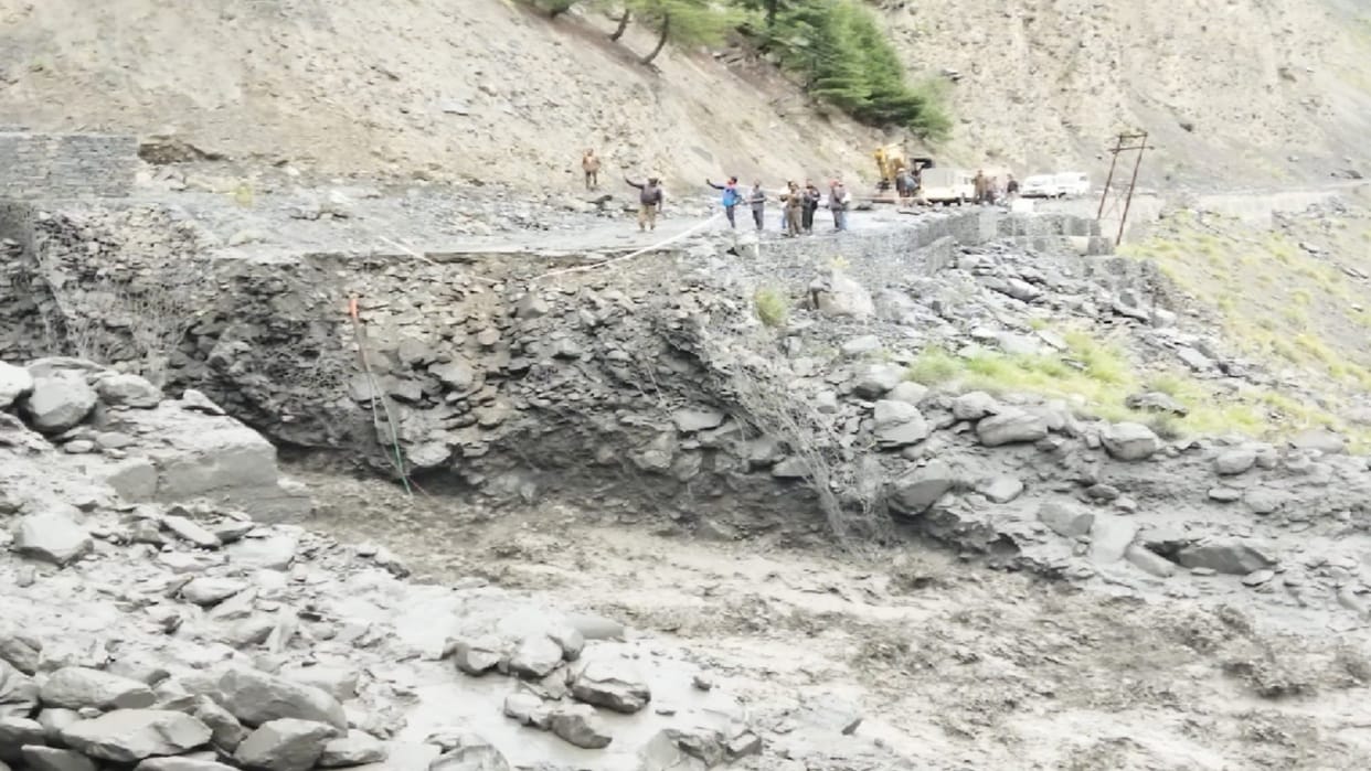 Himachal weather, Cloud burst at two places in Lahaul, two died due to blowing and lightning in Kangra