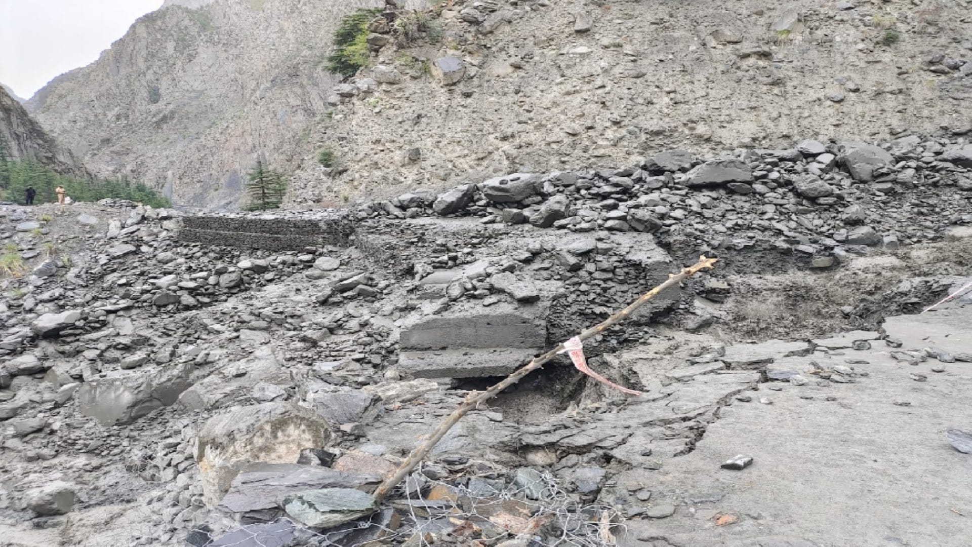 Himachal weather, Cloud burst at two places in Lahaul, two died due to blowing and lightning in Kangra