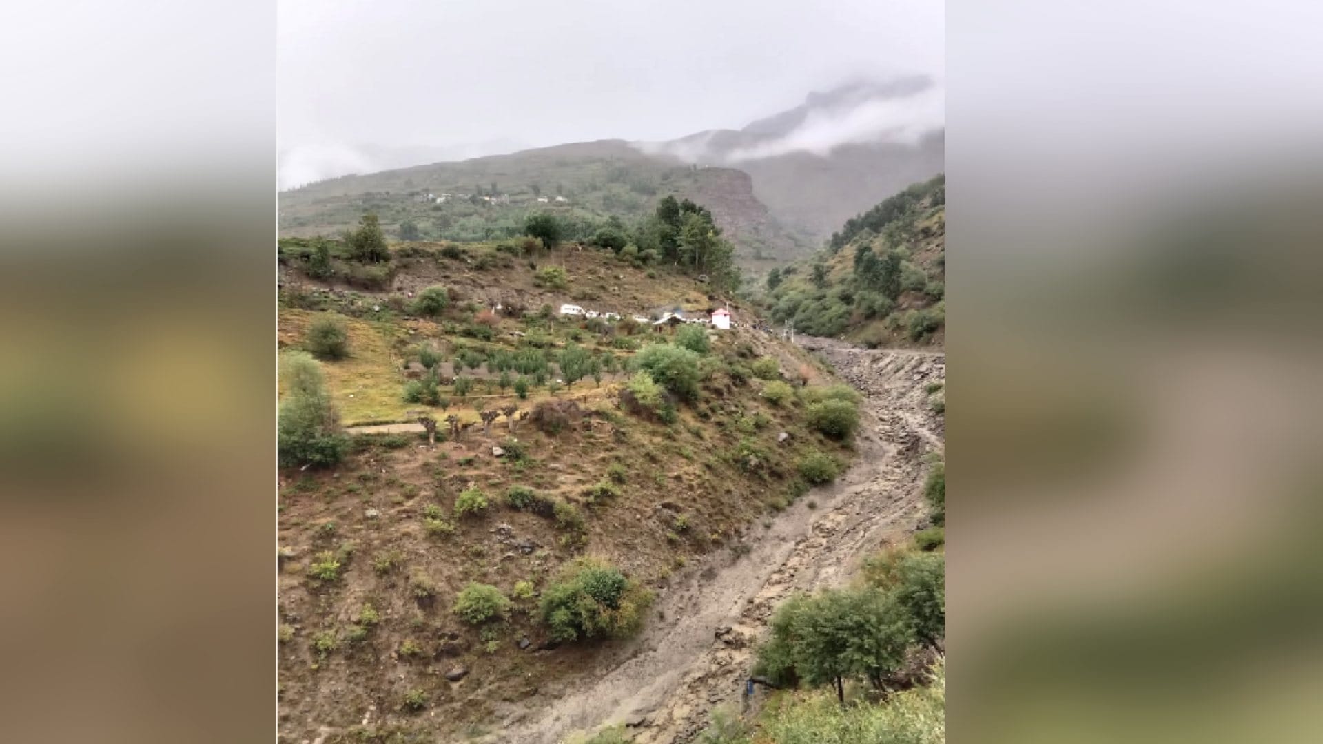 Himachal weather, Cloud burst at two places in Lahaul, two died due to blowing and lightning in Kangra
