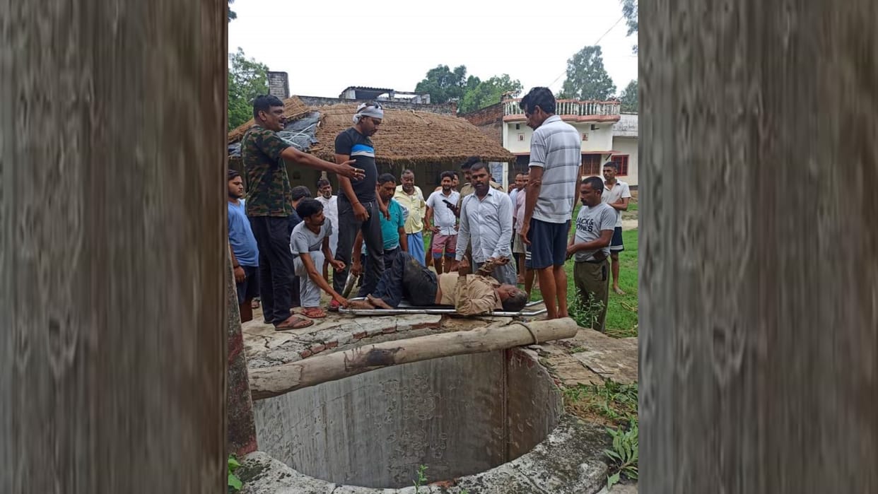 An old man falls down in a well in Dubagga Lucknow.