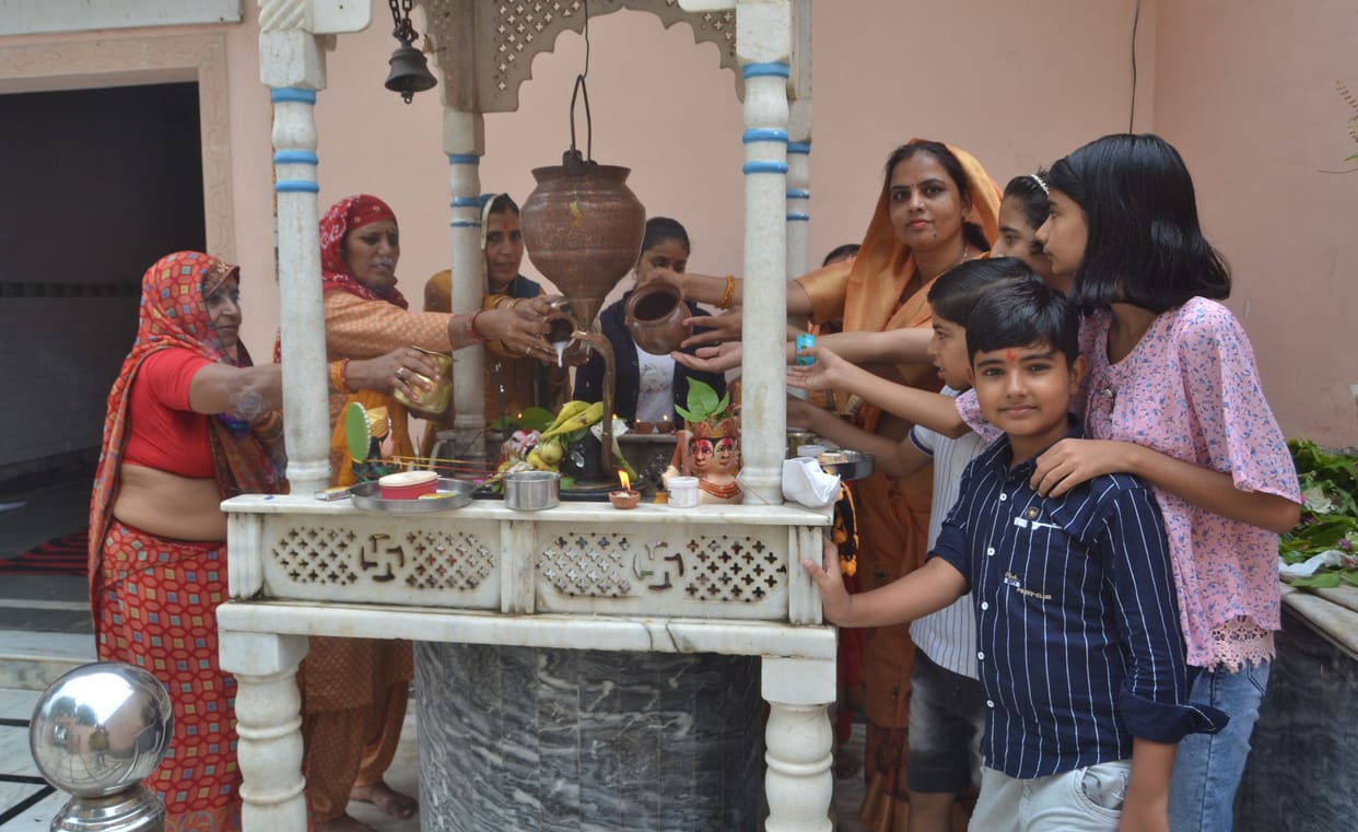 More than 30,000 devotees throng 100 temples in the district to perform jalabhishek, shiv temples echoed with chants of bomb-bomb bole