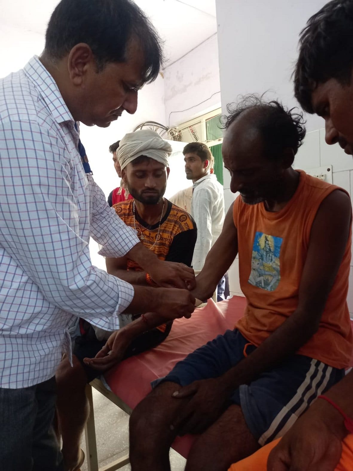 900 kanwariyas sick in summer, 55 fainted
