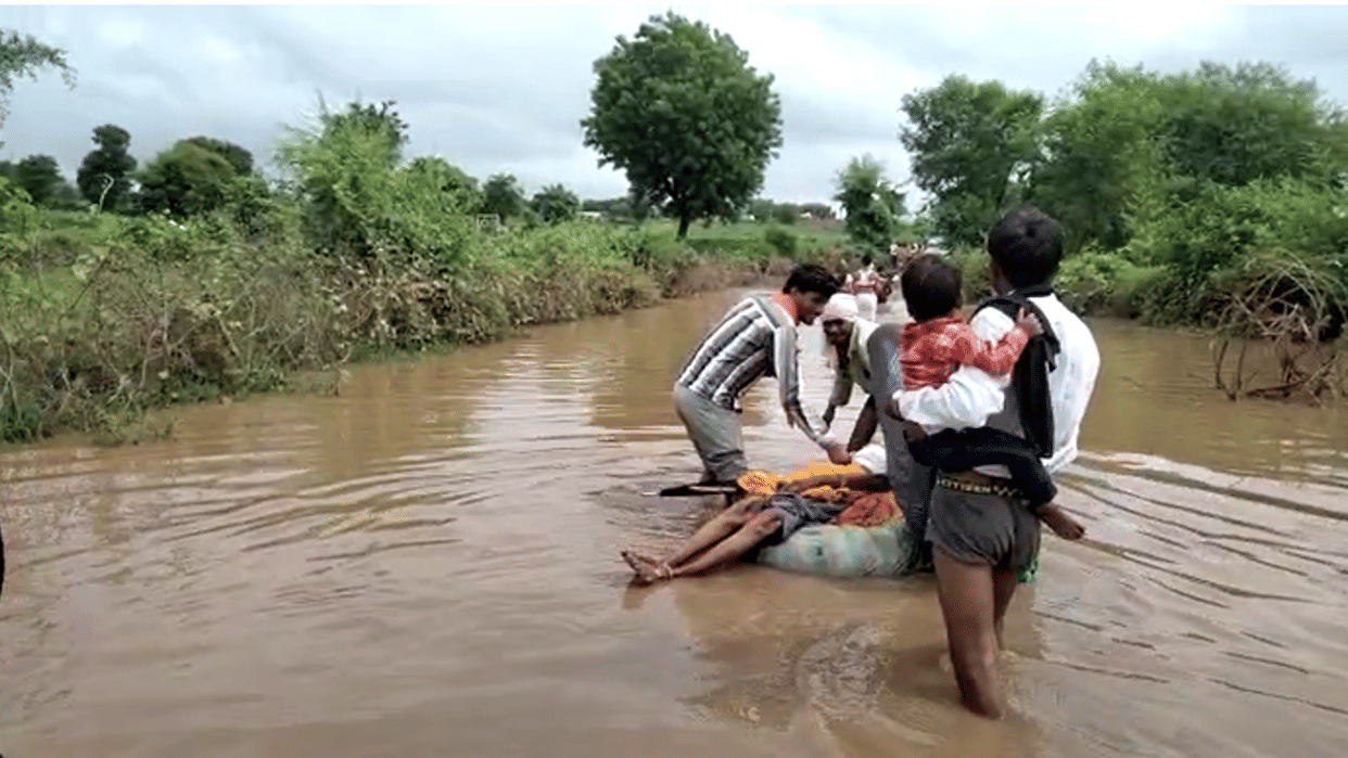 More than 50 villagers sick with unknown disease in Sheopur, patients were taken to hospital