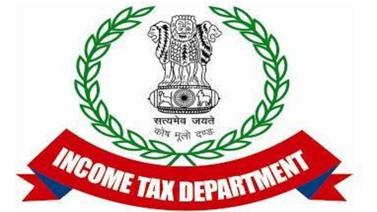 IT team raided many places in Uttar Pradesh.