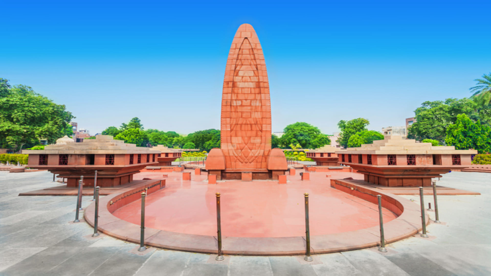 IRCTC Tour Package For Amritsar Golden Temple Jallianwala Bagh Wagah Border know all details here