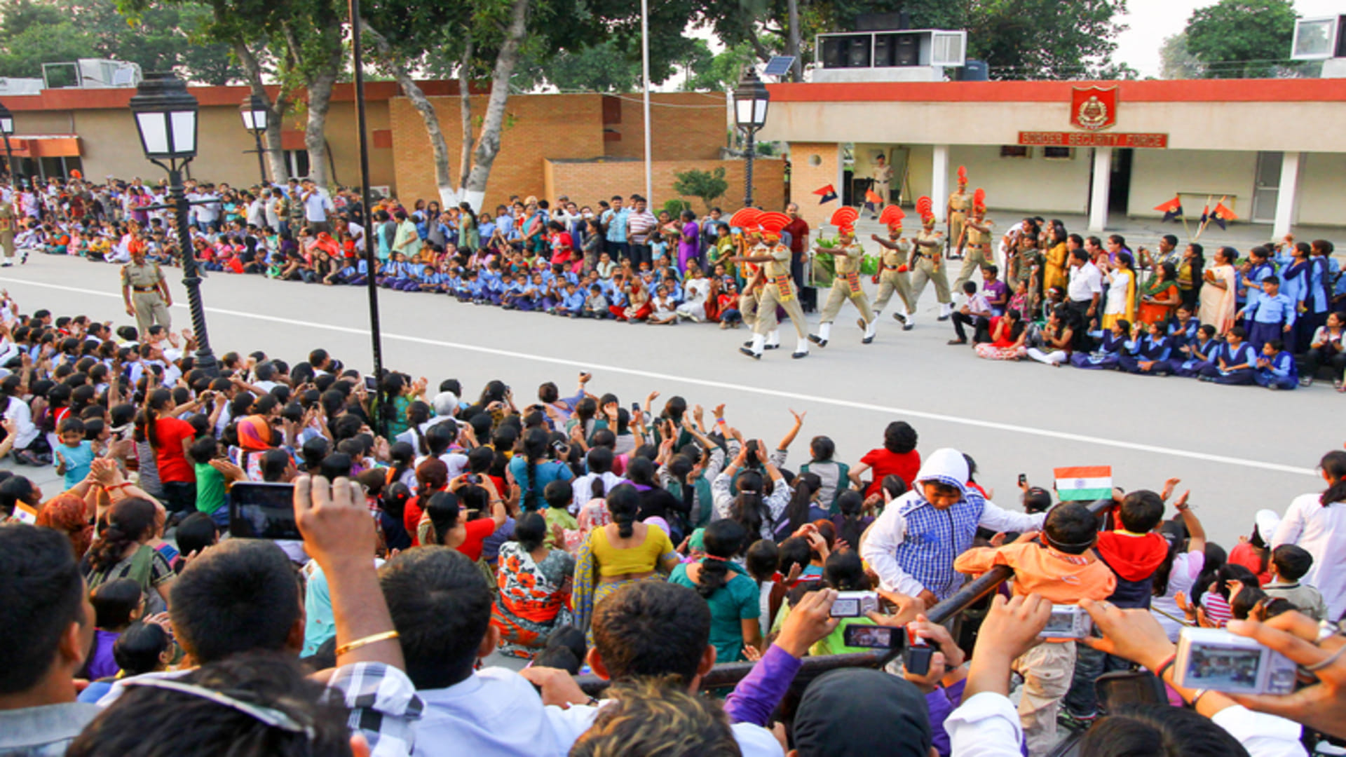 IRCTC Tour Package For Amritsar Golden Temple Jallianwala Bagh Wagah Border know all details here