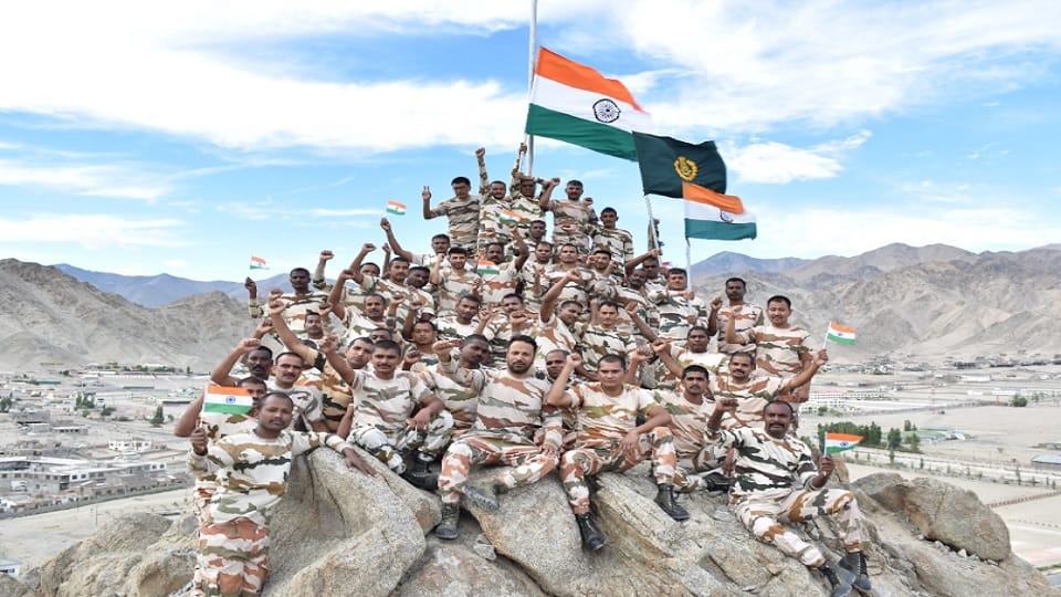 ITBP hoisted the tricolor at an altitude of 12 thousand feet