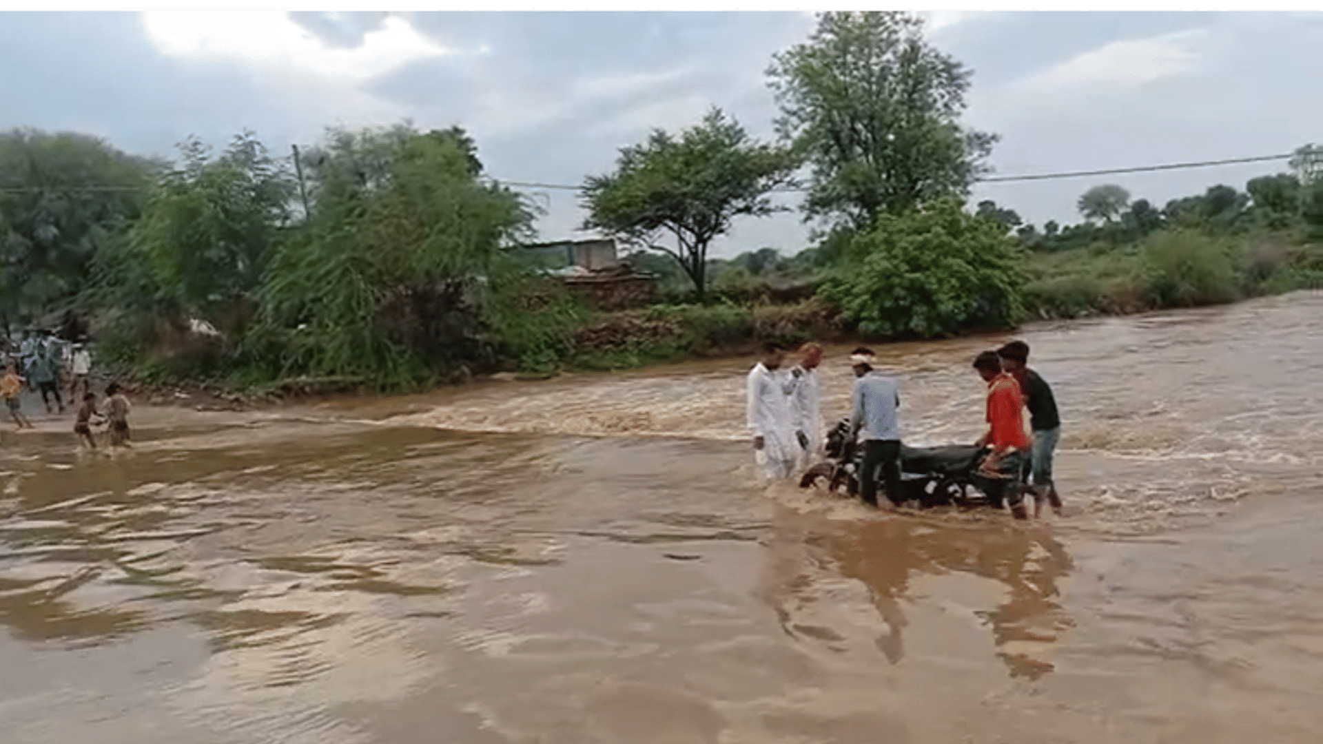 Rain wreaks havoc in Sheopur, rivers in spate including Parvati river, three bridges closed due to drowning