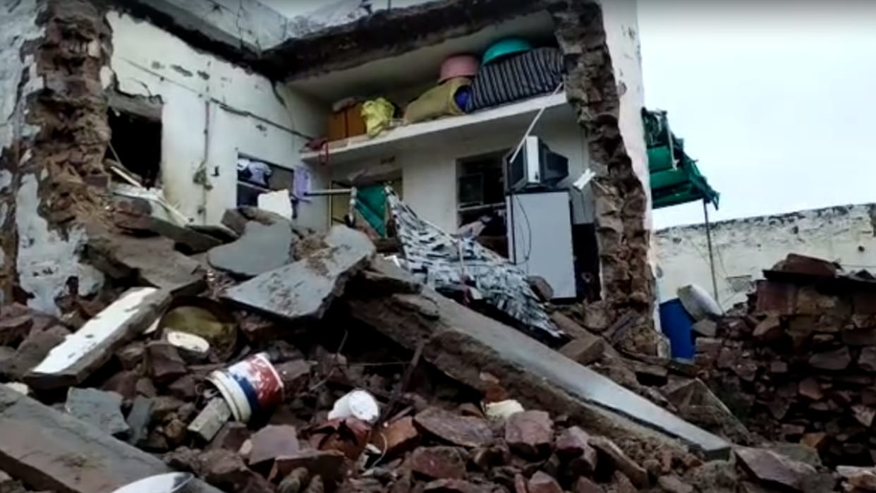 One died four injured when the roof of the house collapsed in Jodhpur