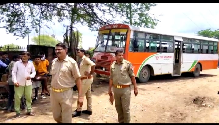 Roadways bus collided with DM's convoy and his escort vehicle in Banda