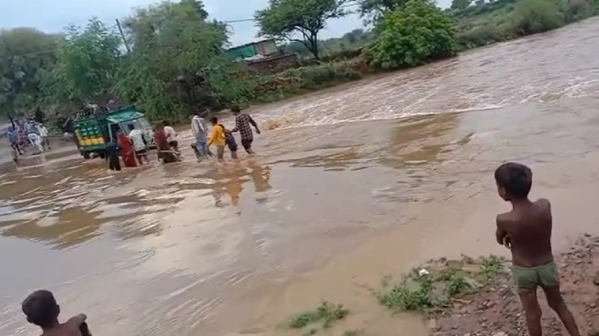 Rain wreaks havoc in Sheopur, rivers in spate including Parvati river, three bridges closed due to drowning