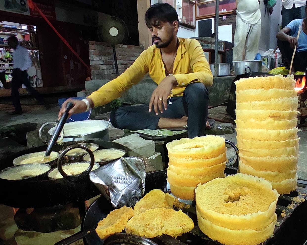 Desi Ghee showed attitude, Ghevar became expensive