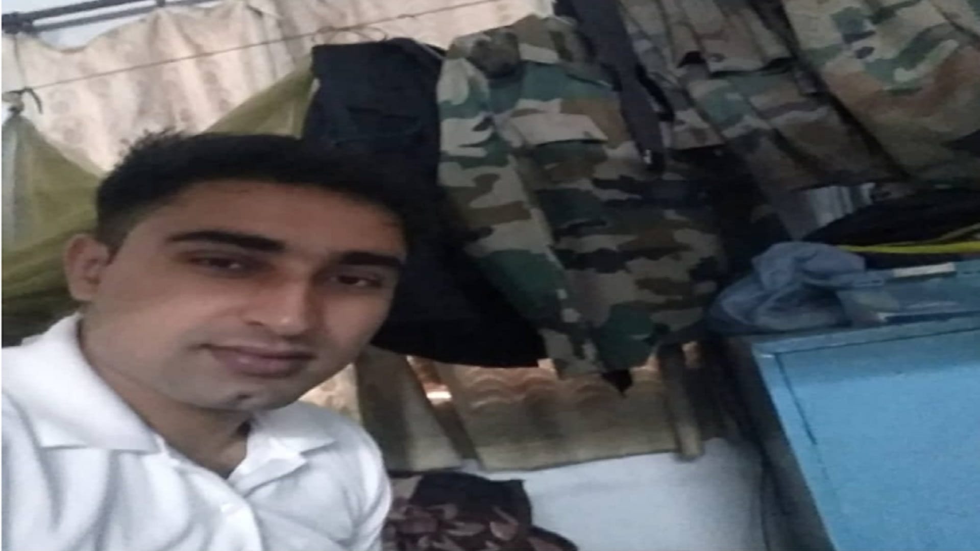 Army soldier Karthik was cremated in a gloomy atmosphere in village Sisauli of Rakesh Tikait in Muzaffarnagar