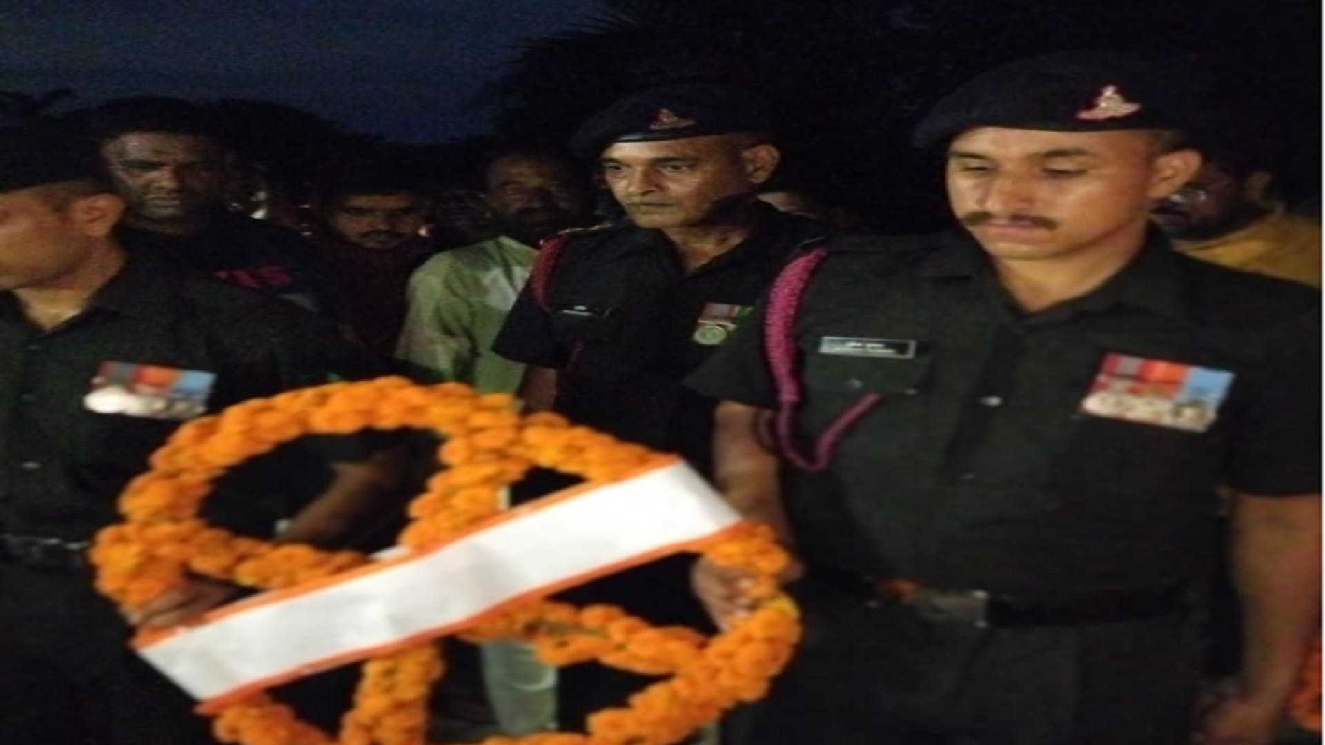 Army soldier Karthik was cremated in a gloomy atmosphere in village Sisauli of Rakesh Tikait in Muzaffarnagar
